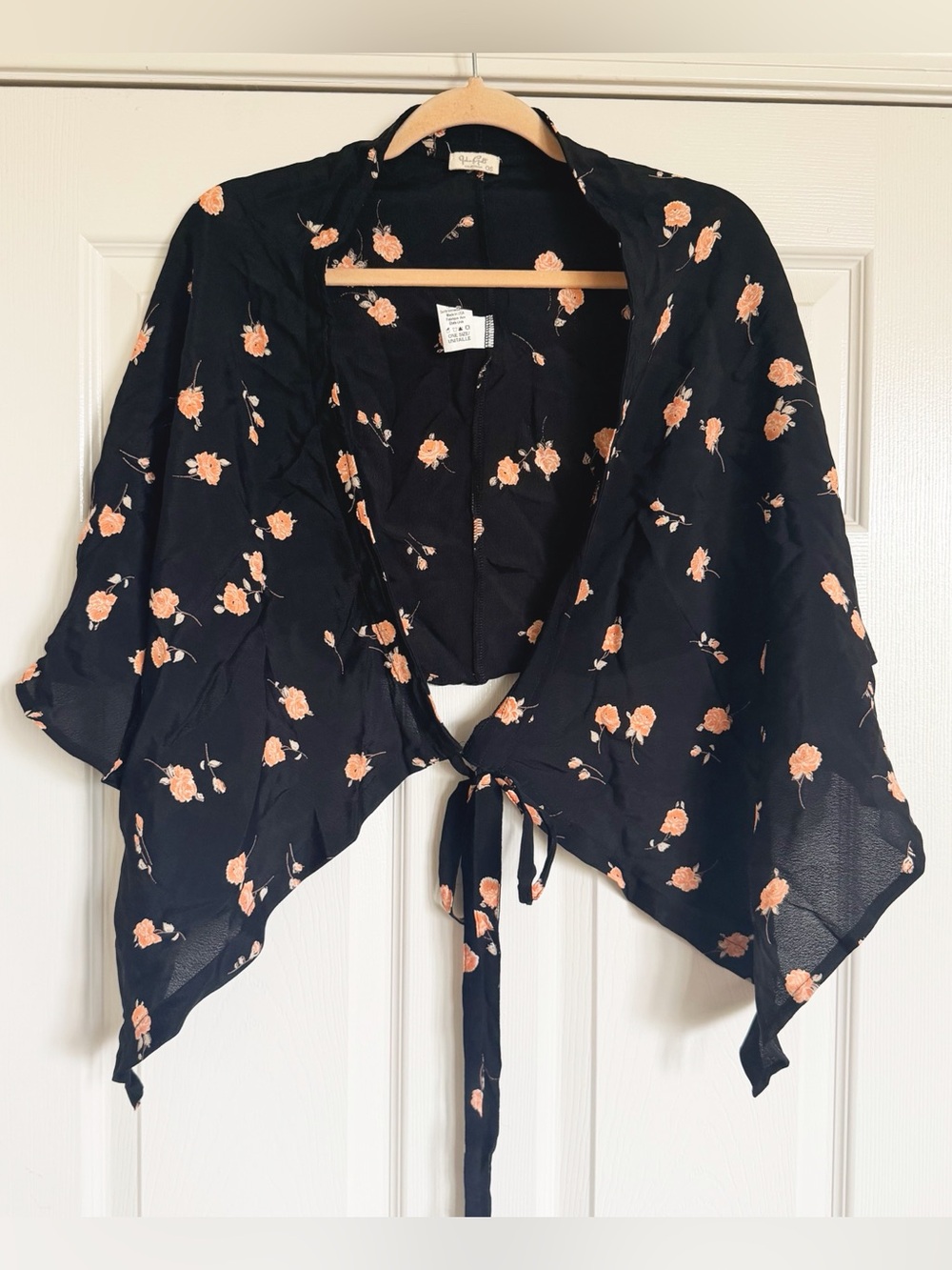 Brandy Melville (John Galt) Floral Kimono Wrap Top